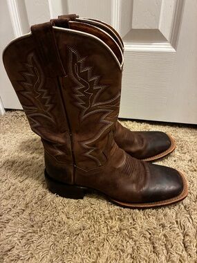Vintage Women’s Dan Post Brown Leather Western Cowboy Boots with White Stitching